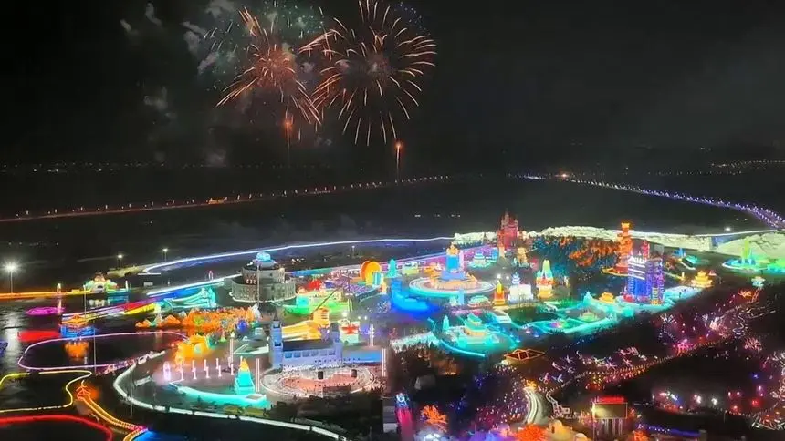 《热雪沸腾的我们》：青春热血不设限，当“霸总”遇上“热血”少年，谁能点燃这个夏天？